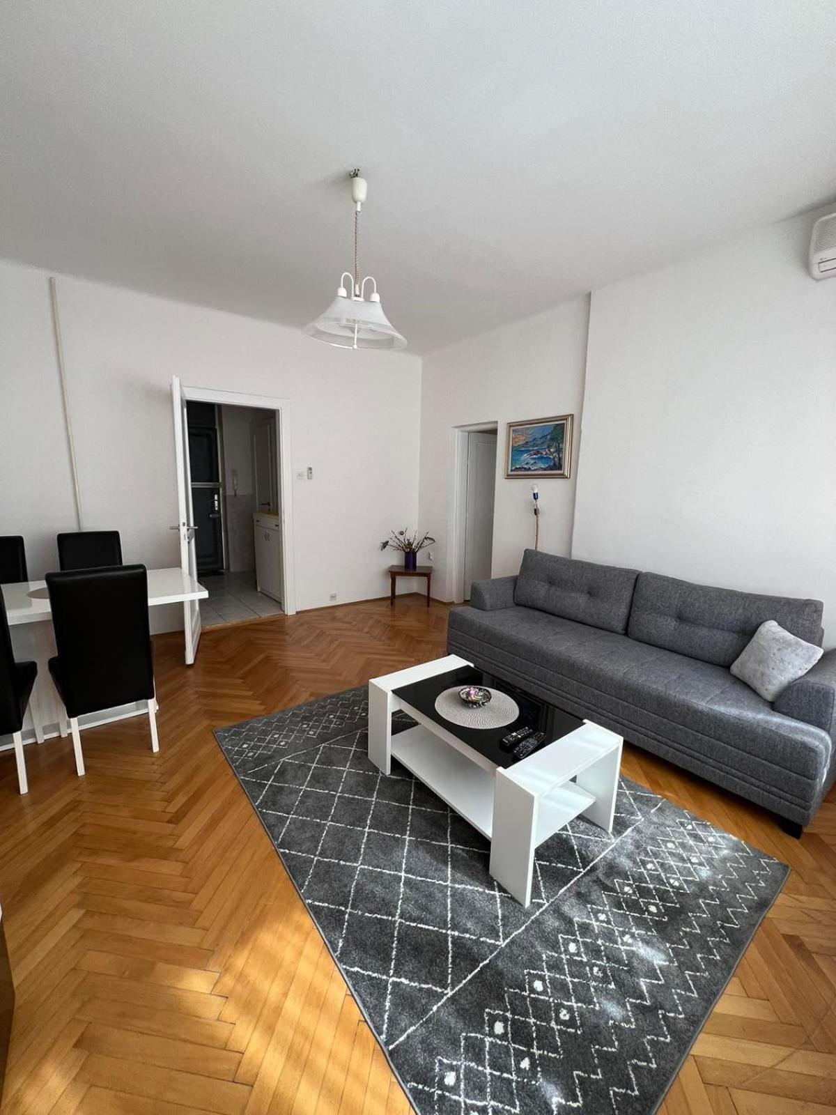 Central Bank Apartment Sarajevo Bagian luar foto
